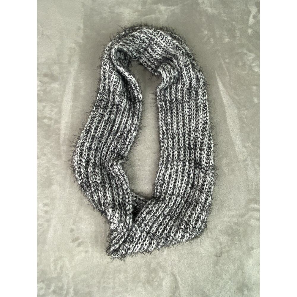 Bebe Women’s Black/White Soft Knit Infinity Scarf One Size Fits Most OSFM